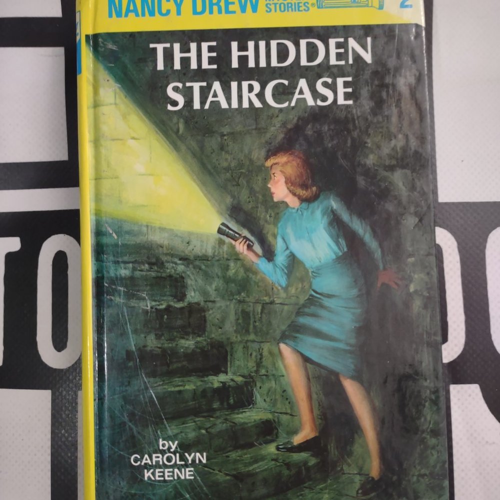 The Hidden Staircase (Nancy Drew Mystery Stories #2)by Carolyn Keene HC 2007